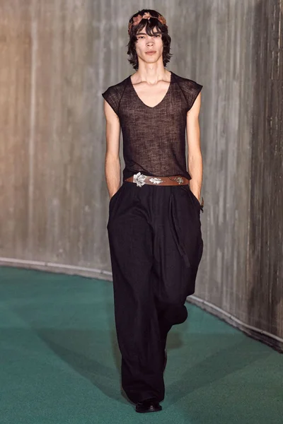 Look 3